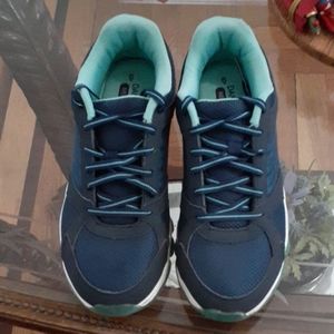 Danskin now memory foam sneakers size 6